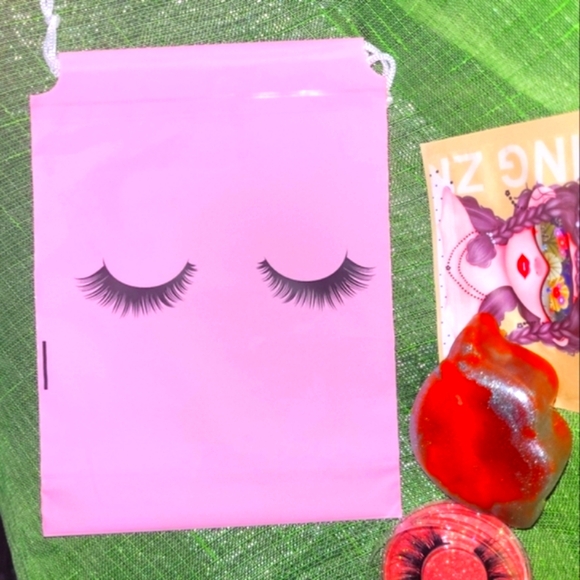 ποΈ Women's Make-up Style Setπβ¨οΈπ - Picture 5 of 9